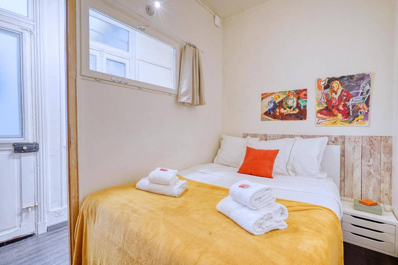 Appartement entier, Apartment - Ground Floor in Les Lilas, Seine-Saint-Denis
