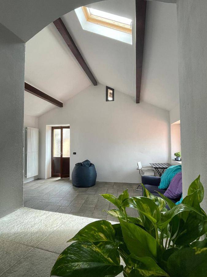 Ferienwohnung für 6 Personen, mit Balkon und Terrasse sowie Ausblick in Maccagno