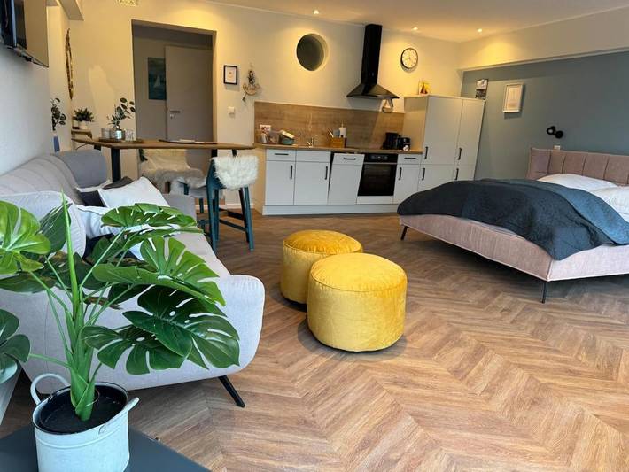 Ferienwohnung für 2 Personen, mit Balkon und Terrasse sowie Garten und Sauna