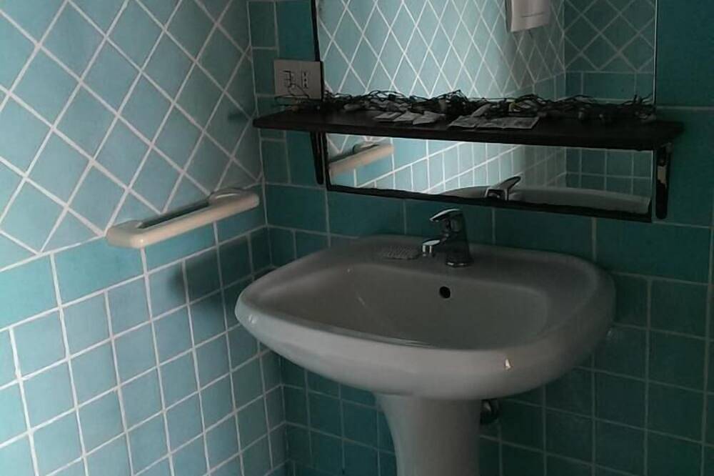 Appartamento intero, Monolocale, fronte mare, 3 posti letto (Mughetto) in Anzio, Provincia di Roma