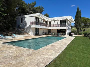 Chambre d’hôte pour 3 personnes, avec piscine ainsi que jardin et vue à Cairanne