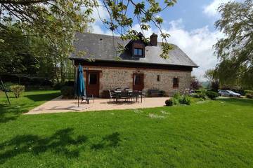Gîte pour 6 personnes, avec jardin et terrasse à Bec-de-Mortagne