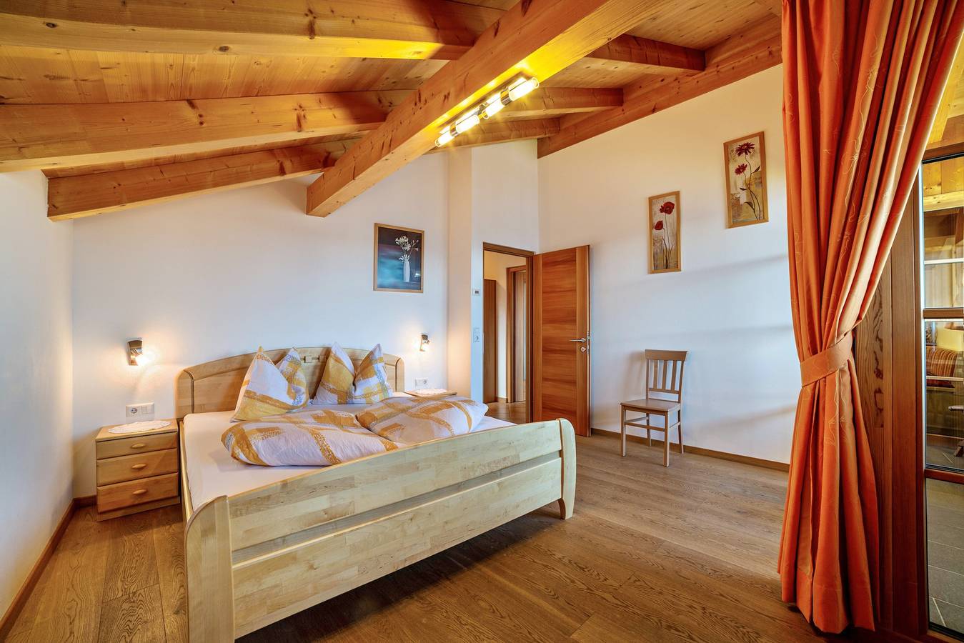 Ganze Wohnung, Ferienwohnung 'Schnatzhof Adlerhorst' mit Bergblick, privater Terrasse und Wlan in Naturns, Texelgruppe
