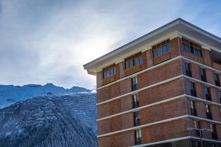 Hôtel pour 2 personnes, avec bassin pour enfant et terrasse ainsi que piscine et sauna à Andermatt - 2
