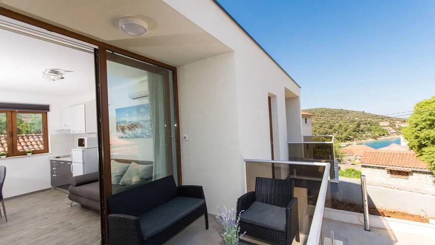 Ferienwohnung für 4 Personen, mit Terrasse und Pool