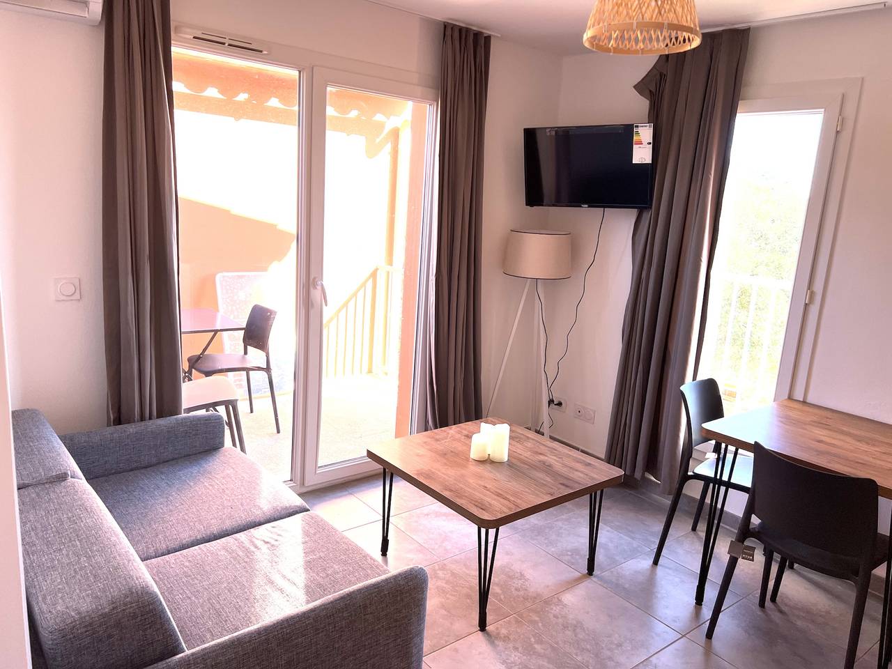 Appartement entier, T2 2/4 personnes N°88 in Lecci, Arrondissement de Sartène