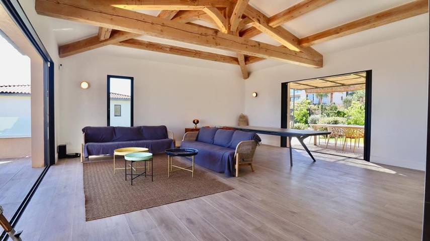Location de vacances pour 10 personnes, avec jardin ainsi que piscine et vue dans Pointe Des Chevaliers Hyeres - 3