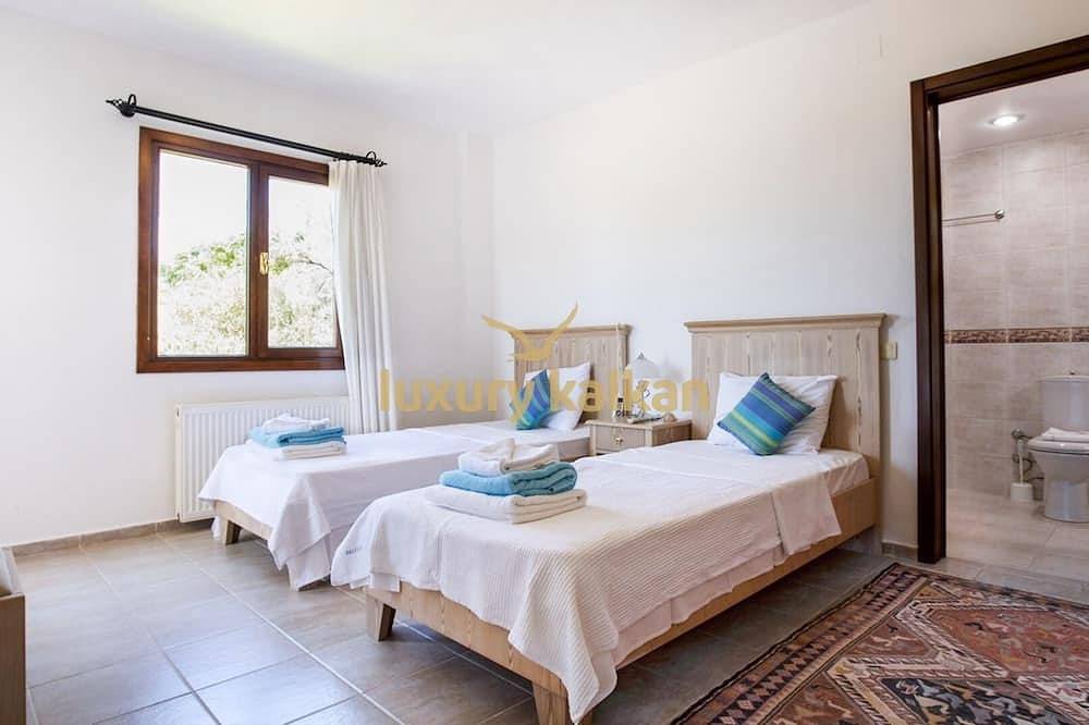 Located on Kalkan's Kalamar road, with a capacity of six people. in Antalya, Antalya Province