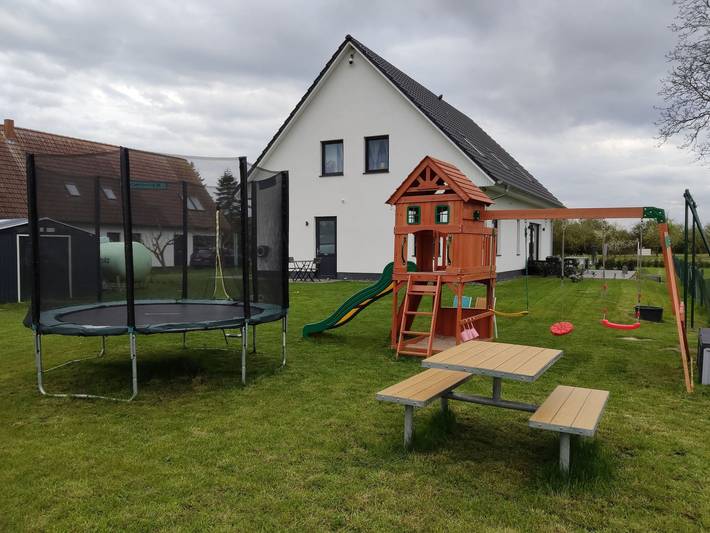 Ferienwohnung für 4 Personen, mit Terrasse und Garten in Gingst - 4