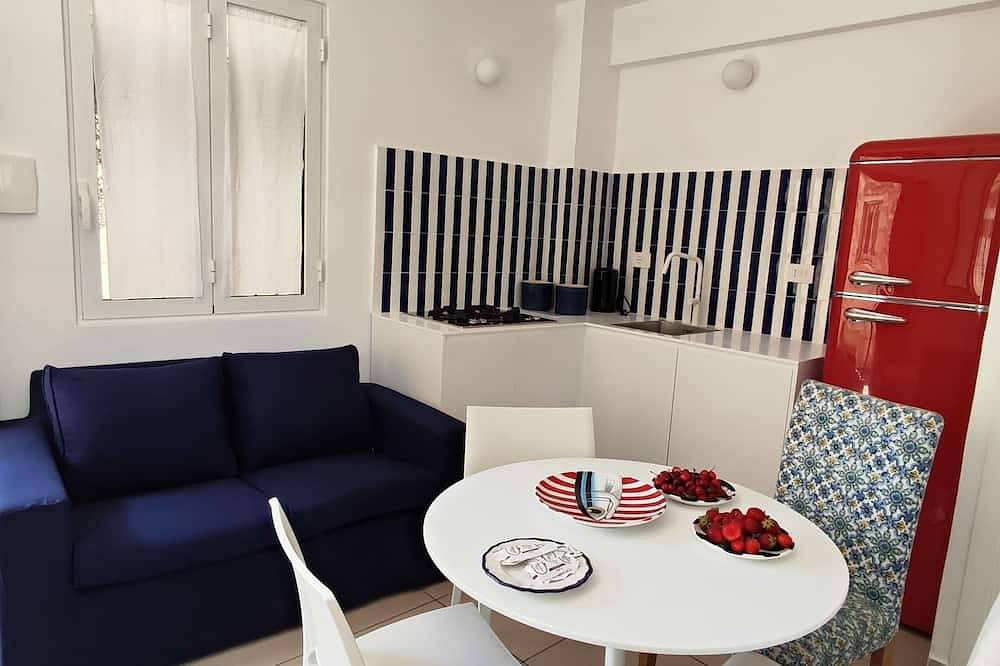 Beautiful independent house, beach side, terrace with sea view in Letojanni, Messina Province