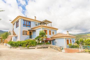 Casa rural para 6 personas, con jardín además de piscina y vistas en Moratalla