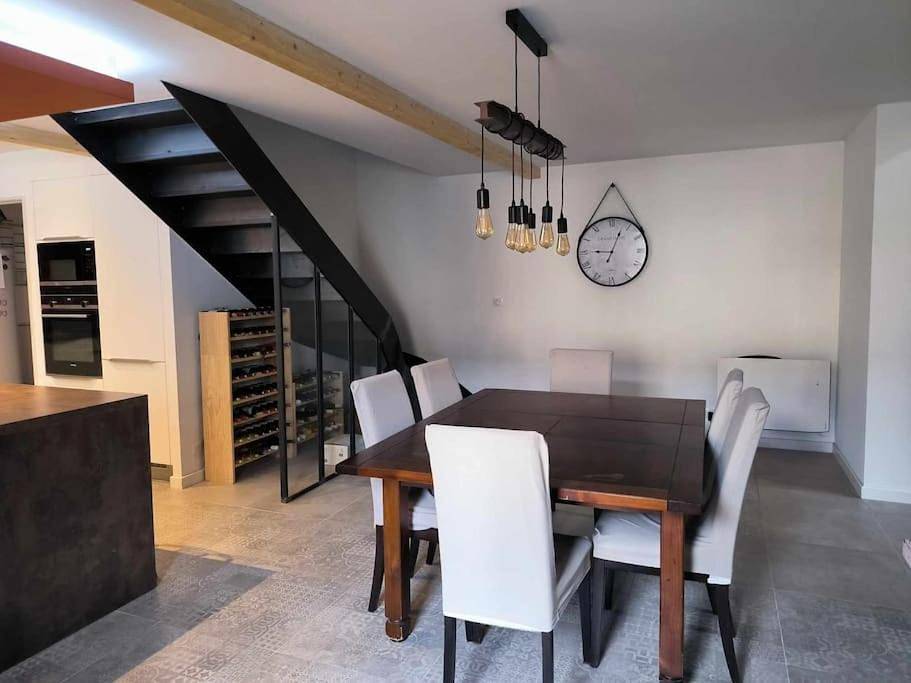 Three-Bedroom House in Podensac, Région de Langon