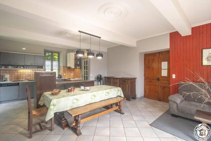 Location de vacances pour 6 personnes, avec Terrasse et Vue à Peyrouse - 2