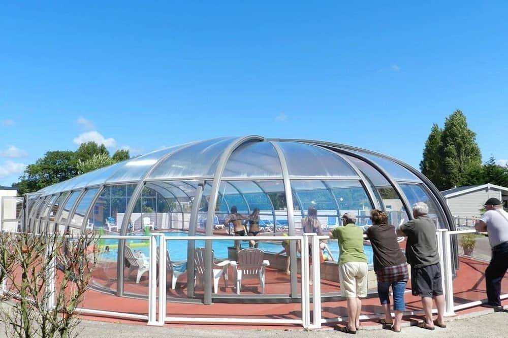 Camping 4 étoiles - Piscine in Quettehou, Cherbourg region
