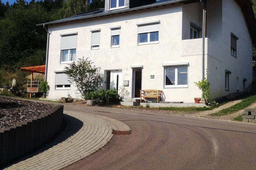 Ganze Wohnung, 2 schöne Fewo (+ Nr. 2731295) in Höhenlage des Ruwertals am Stadtrand von Trier. in Mertesdorf, Moseleifel
