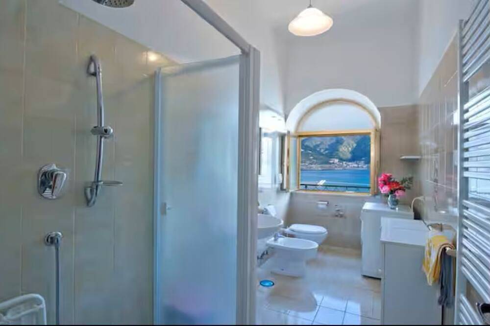 Villa Di Palma access to the beach and solarium in San Cosma, Ravello
