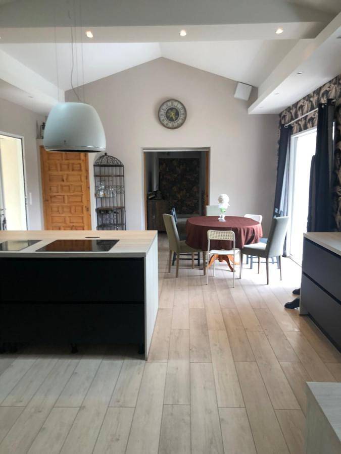 Location de vacances pour 9 personnes, avec vue, animaux acceptés à Rousson