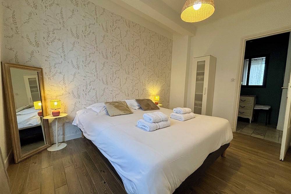 Entire apartment, Casa Marbeau - 6 pers. - Stationnement - Entre le centre-ville et la gare in Brive-la-Gaillarde, Brive-la-Gaillarde region