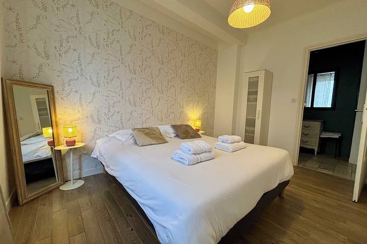 Apartamento entero, Casa Marbeau - 6 pers. - Stationnement - Entre le centre-ville et la gare in Brive-la-Gaillarde, Brive-la-Gaillarde region