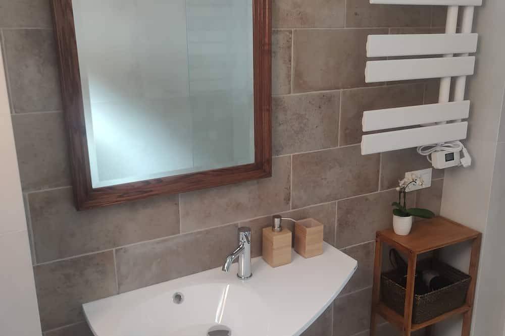 La Buganvilla: a cozy cottage with garden near the center of Sirolo in Sirolo, Riviera del Conero