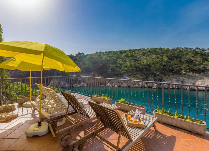 Dom dla 7 osób, z Widok na ocean i Balkon/ taras oraz Ogród w Vrbnik