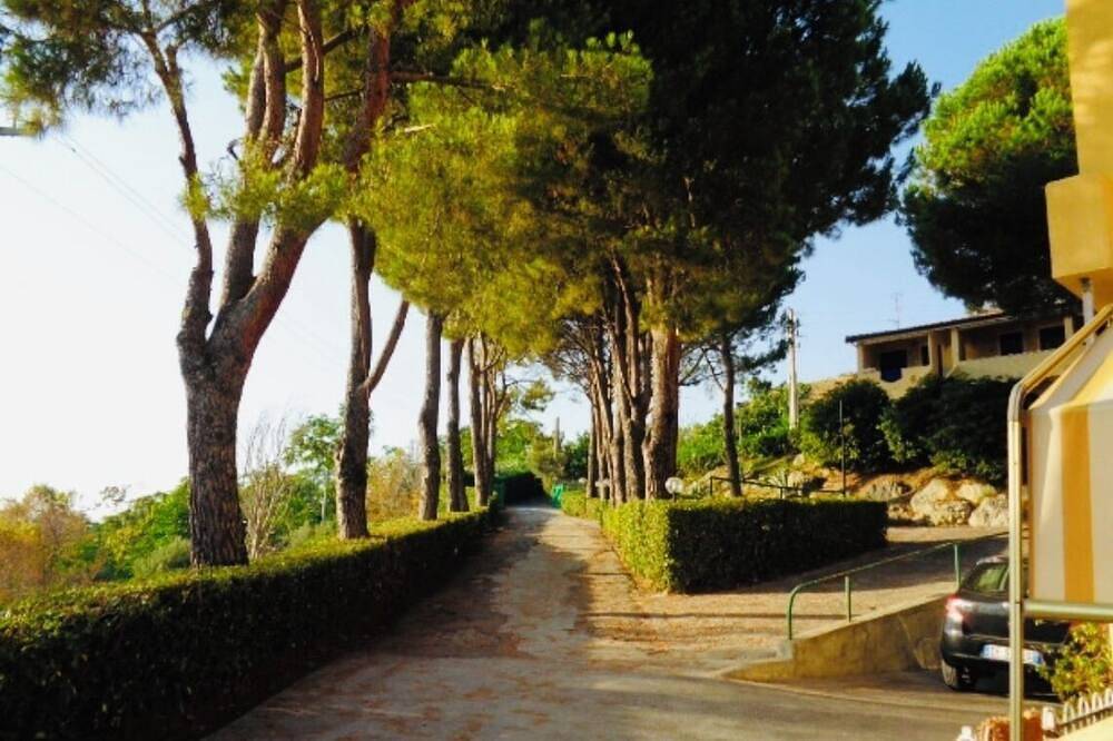 Ganze Wohnung, Casa Miramar - Ruhiges Apartment im grünen mit Terrasse und Meerblick in San Lucido, Tyrrhenische Küste Kalabrien