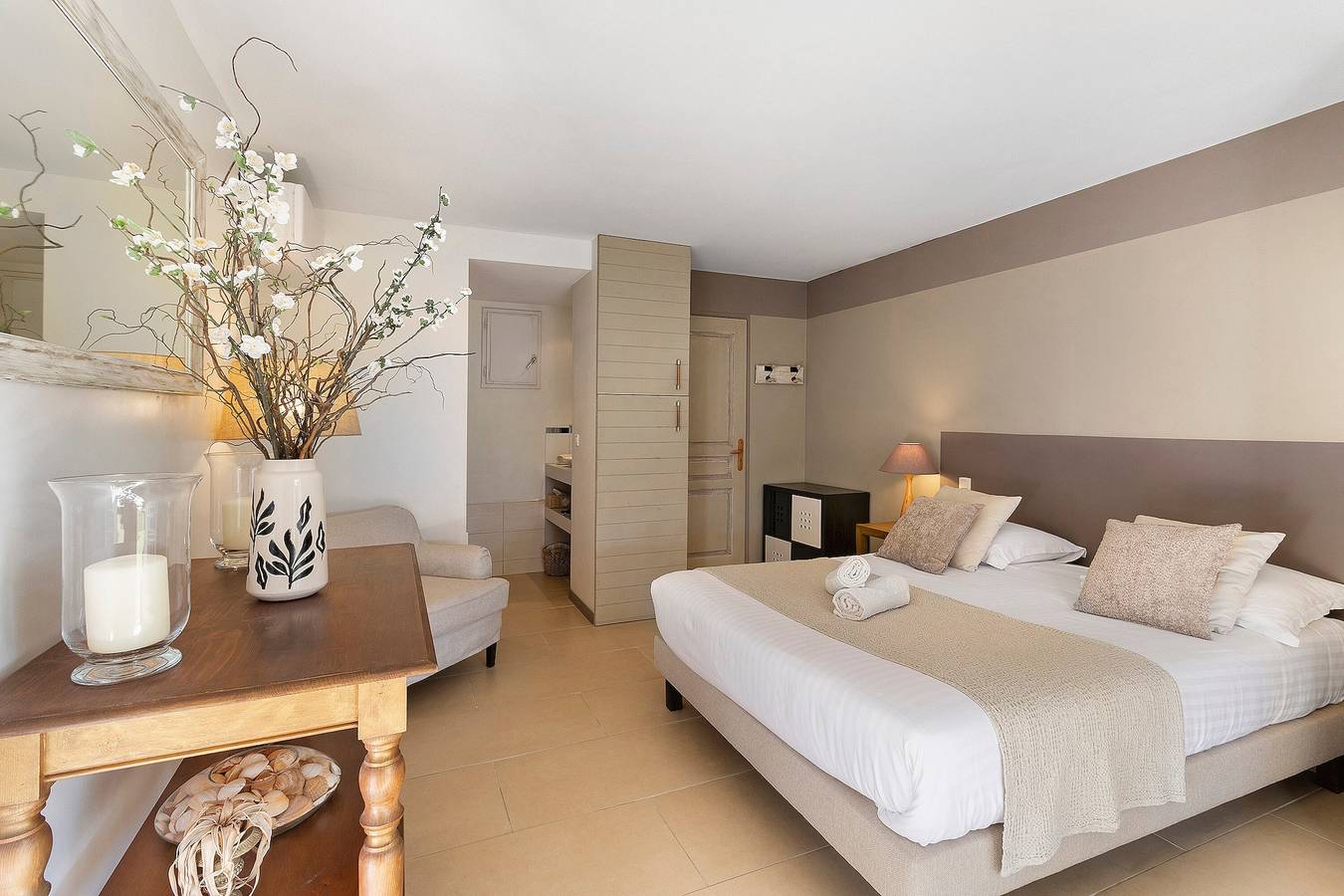 Habitación de huéspedes “Chambre Beige” con piscina compartida, cerca de Sarlat in Proissans, Périgord Noir
