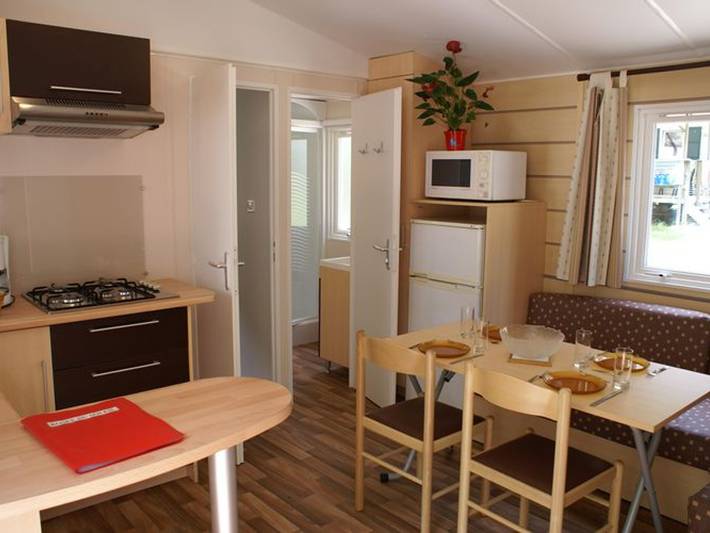 Mobil home pour 4 personnes, avec piscine et terrasse, animaux acceptés à Meyrueis - 2