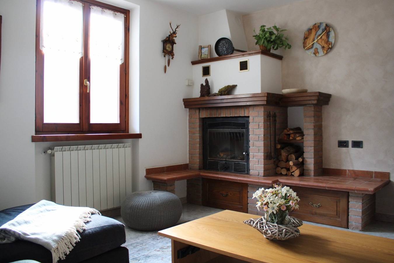 Ganze Wohnung, Apartment 'The Wild Deer Retreat' mit Bergblick und Balkon in Schilpario, Bergamo Provinz