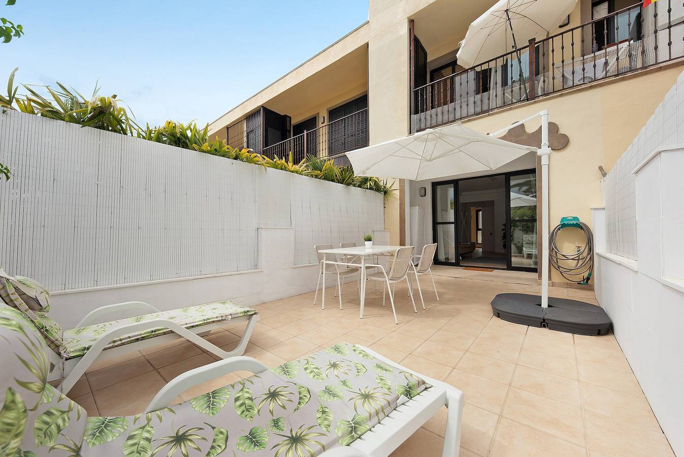 Appartement entier, Maison de vacances "Puerto Hills" avec vue sur les montagnes, piscine partagée et Wi-Fi in Playa Jardin, Puerto de la Cruz