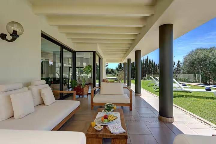 Location de vacances pour 8 personnes, avec piscine ainsi que vue et jardin à Alaior - 4