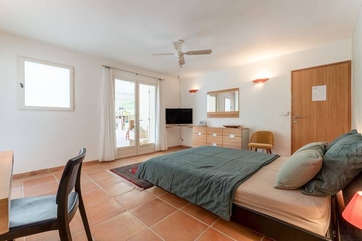 Bed & Breakfast 'Chambre d'hôtes - Les Hirondelles' con piscina, Wi-Fi e aria condizionata in Mirabel-aux-Baronnies, Nyons e dintorni
