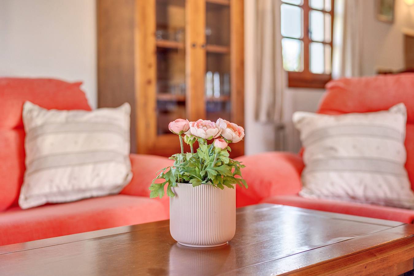 Villa Joana mit Bergblick, Wi-Fi, Garten, Pool & Terrassen in Pollença, Mallorca Norden