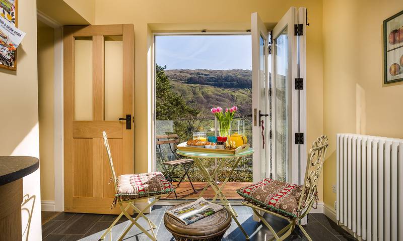 Log cabin for 3 people, with Balcony and Garden in Troutbeck