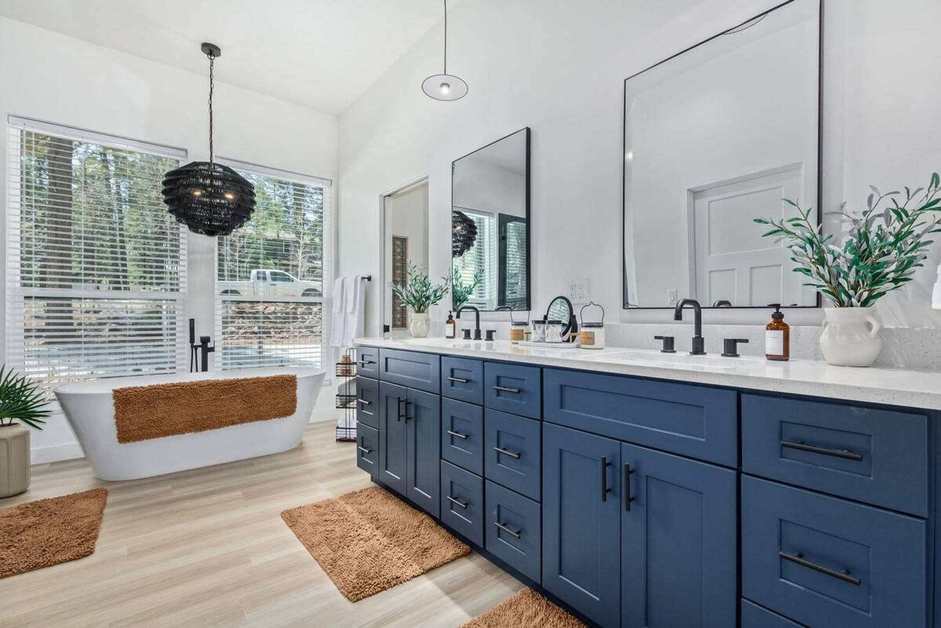 Le Cabin Noir Lux Alpine Retreat Spa Bbq in Flagstaff, Coconino Nationalwald