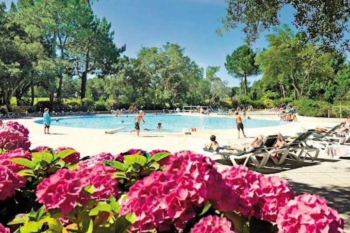 Gîte pour 5 personnes, avec terrasse ainsi que piscine et jacuzzi dans Golf De Moliets Moliets Et Maa - 4