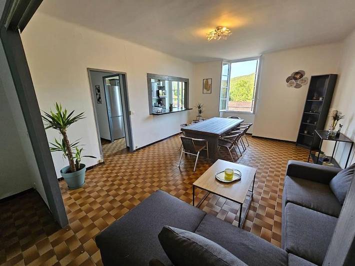 Gîte pour 10 personnes, avec terrasse et vue à Cendras - 2