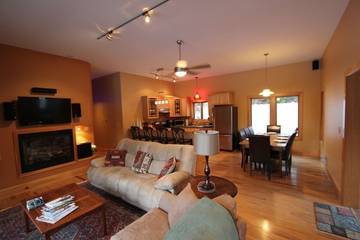 Vacation Home for 8 Guests in Vermont, USA, Picture 1