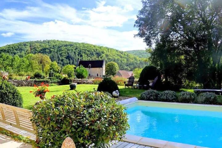 Location de vacances pour 6 personnes, avec terrasse et jardin à Bouzic