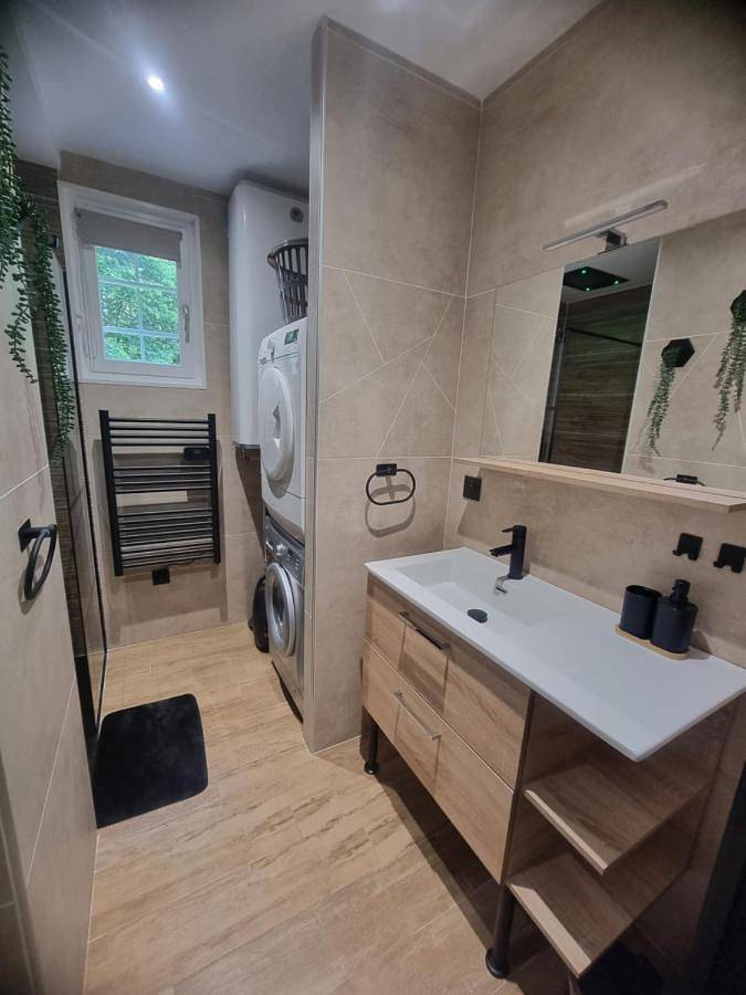 Location de vacances pour 5 personnes, avec terrasse et jardin à Meyras - 2