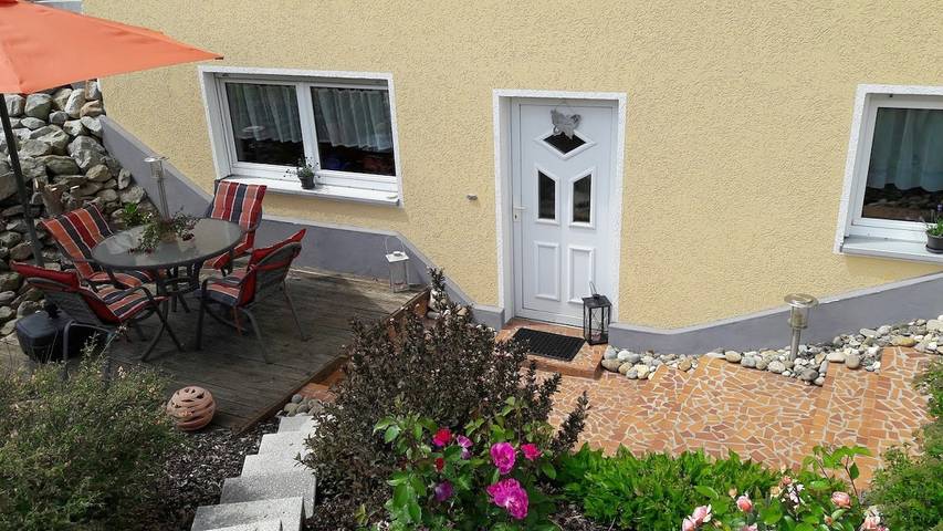 Ferienwohnung für 2 Personen, mit Balkon und Balkon/Terrasse sowie Terrasse und Garten