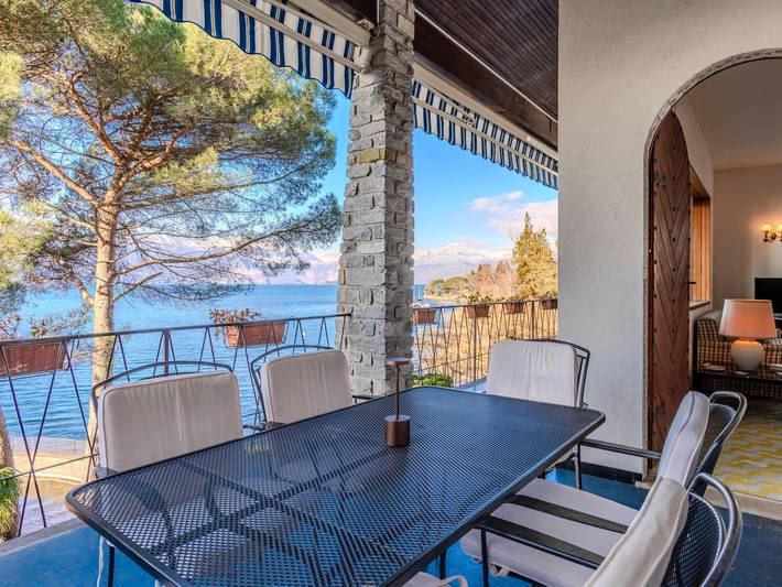 Ferienhaus für 7 Personen, mit Terrasse und Garten sowie Seeblick