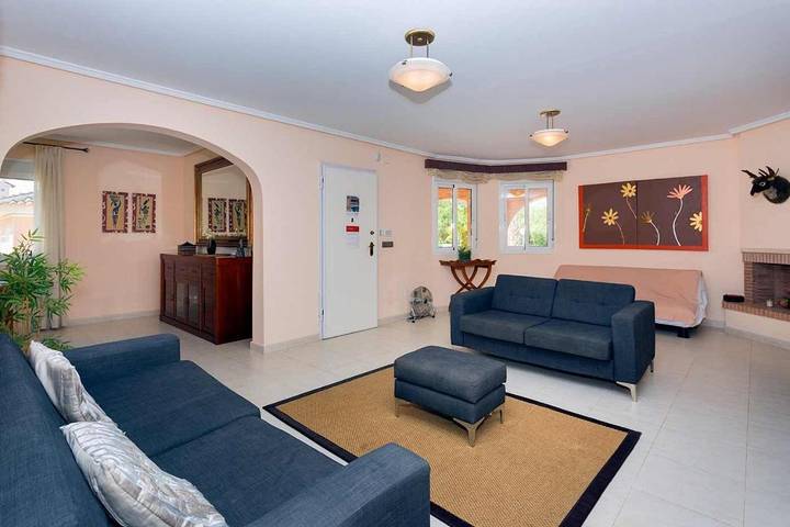 Casa rural para 6 personas, con Balcón y Terraza además de Jardín y Piscina en Benijófar - 4