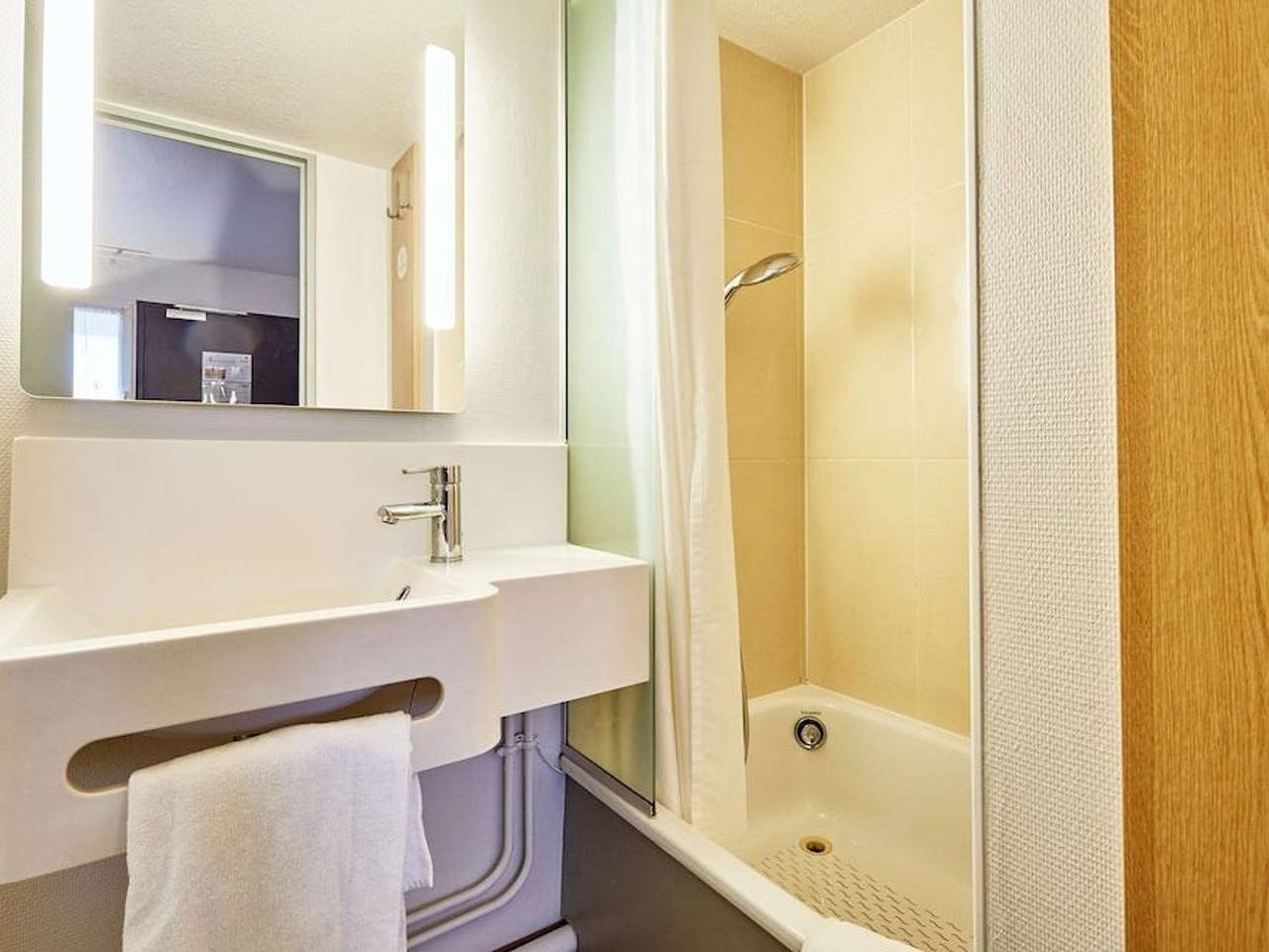 B&B Hotel Caen Sud in Ifs, Caen region