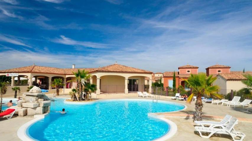 Location de vacances pour 9 personnes, avec piscine et jardin à Homps - 2