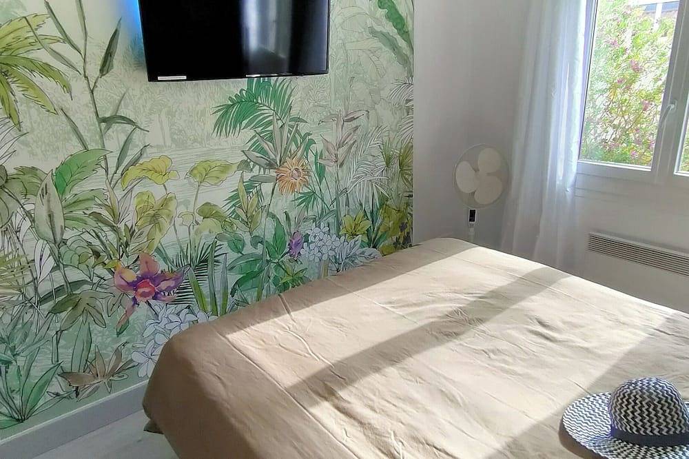 Divine Roujan Sunny Lodge. Piscine Privée, Climatisation, Wifi, Jardin, 6 Person in Roujan, Region de Béziers