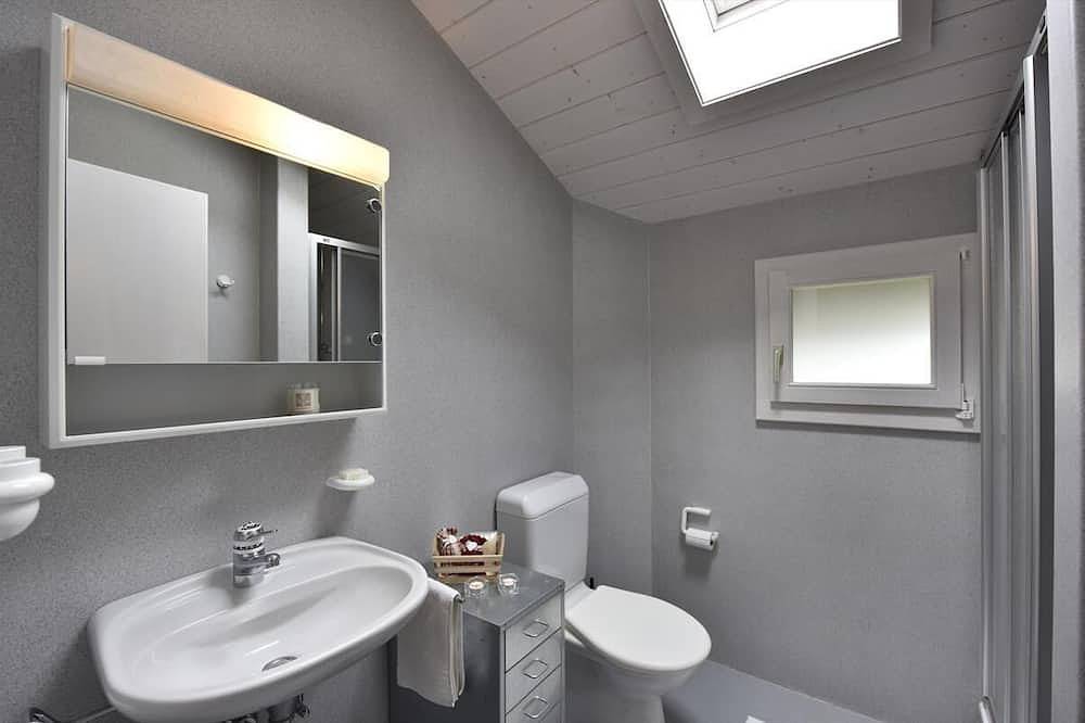 Chalet confortable pour 4 personnes : Living - 1 chambre avec lit double (1.60 x 2.00m) - 1 chambre in Grimentz, Anniviers