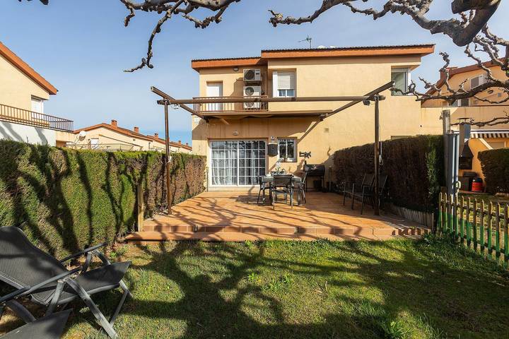 Chalet für 11 Personen, mit Ausblick und Pool sowie Terrasse und Garten, mit Haustier in Roses - 4