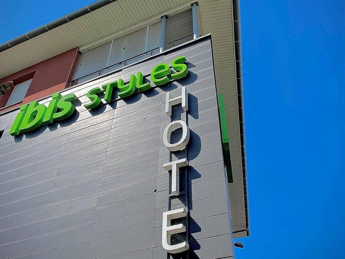 Hôtel pour 4 personnes, avec Terrasse ainsi que Jardin et Vue dans Aeroport Toulouse - Blagnac - 2