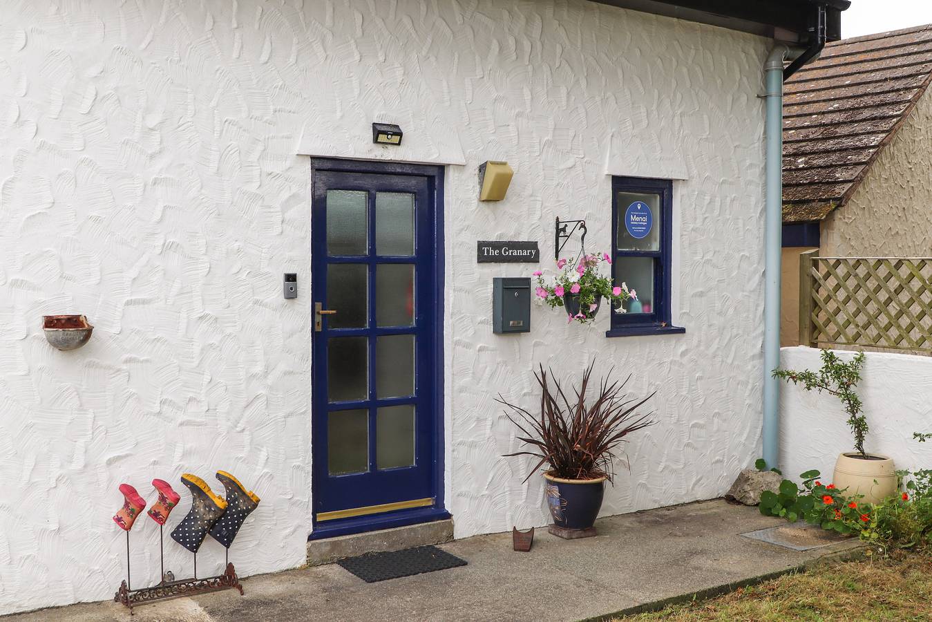 The Granary - Rhoscolyn in Rhoscolyn, Isle of Anglesey